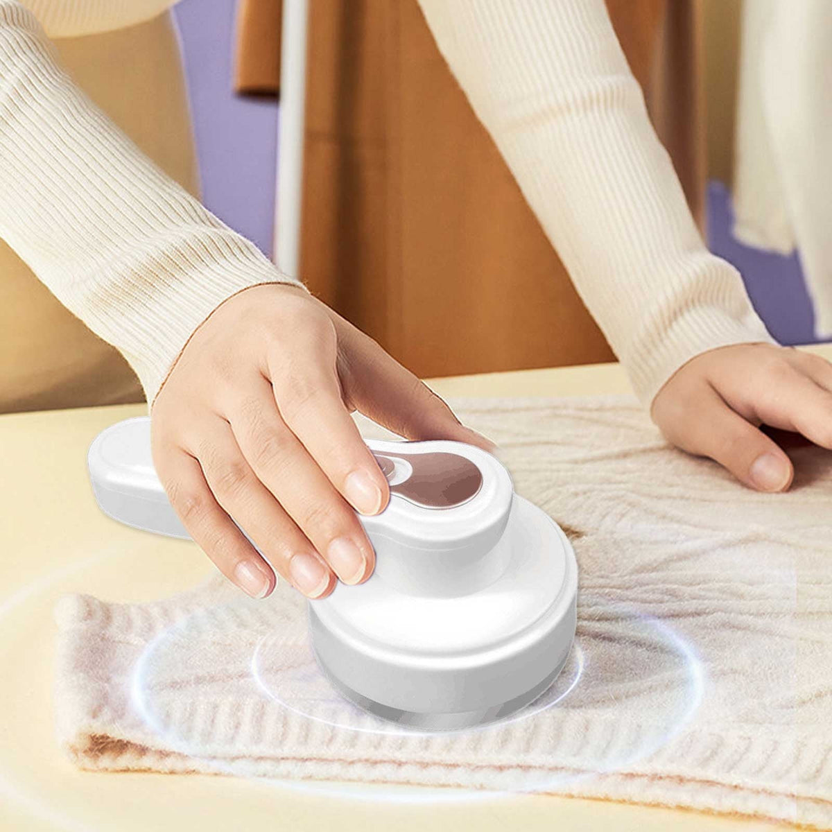 Rechargeable Fabric Shaver for Sweaters with Honeycomb Guard and Auto Shut-Off - Image 6