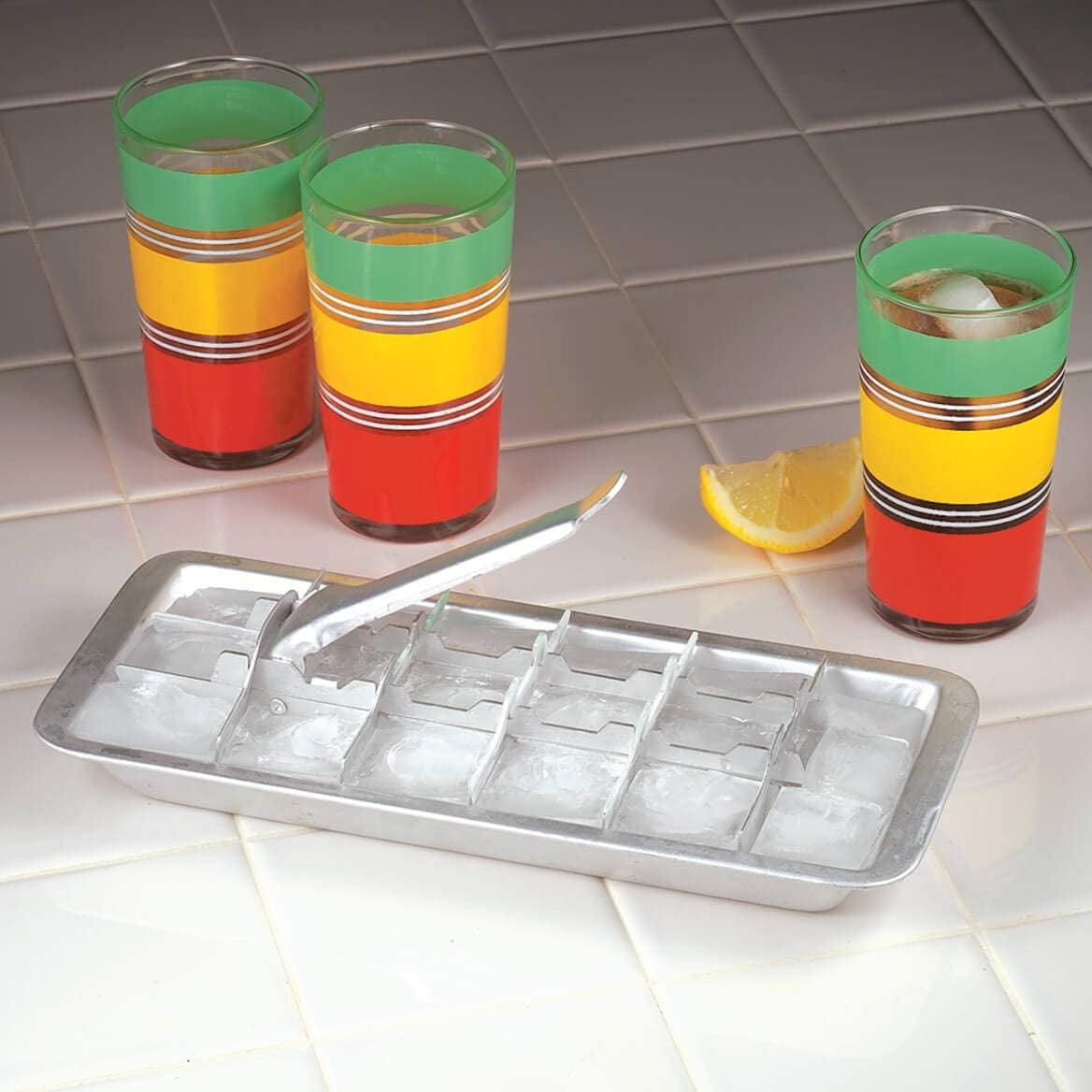 Aluminium Ice Cube Tray with Lever Release, 18 Cubes per Batch - Image 2